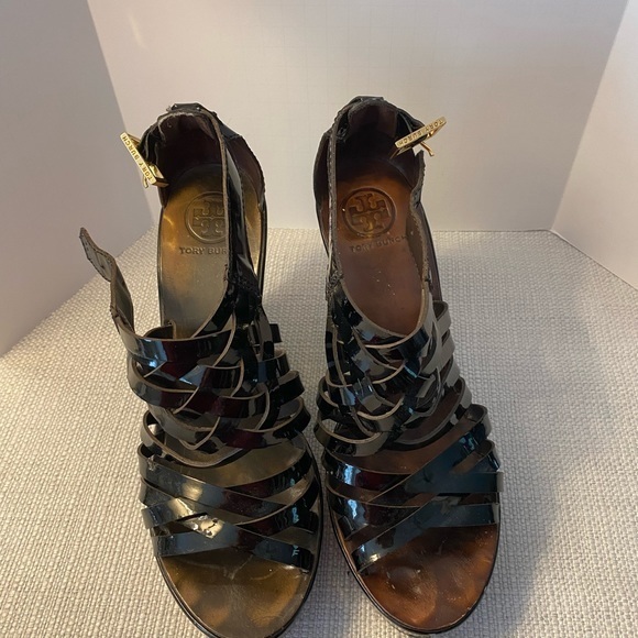 Tory burch patent leather sandals - Picture 2 of 2